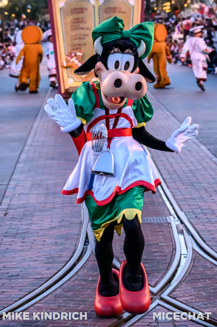 , Disneyland Update: Magic Key Lawsuit, Zany Maynard Fun, and Ho Ho Ho