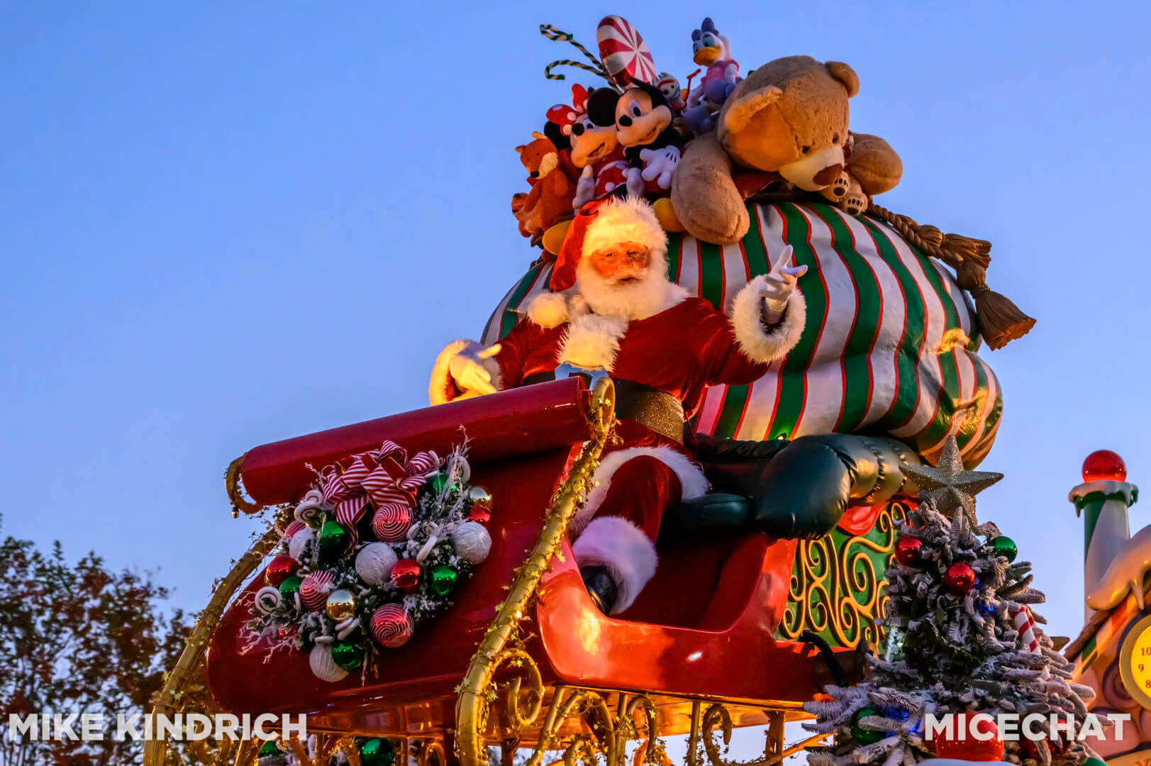 , Disneyland Update: Magic Key Lawsuit, Zany Maynard Fun, and Ho Ho Ho