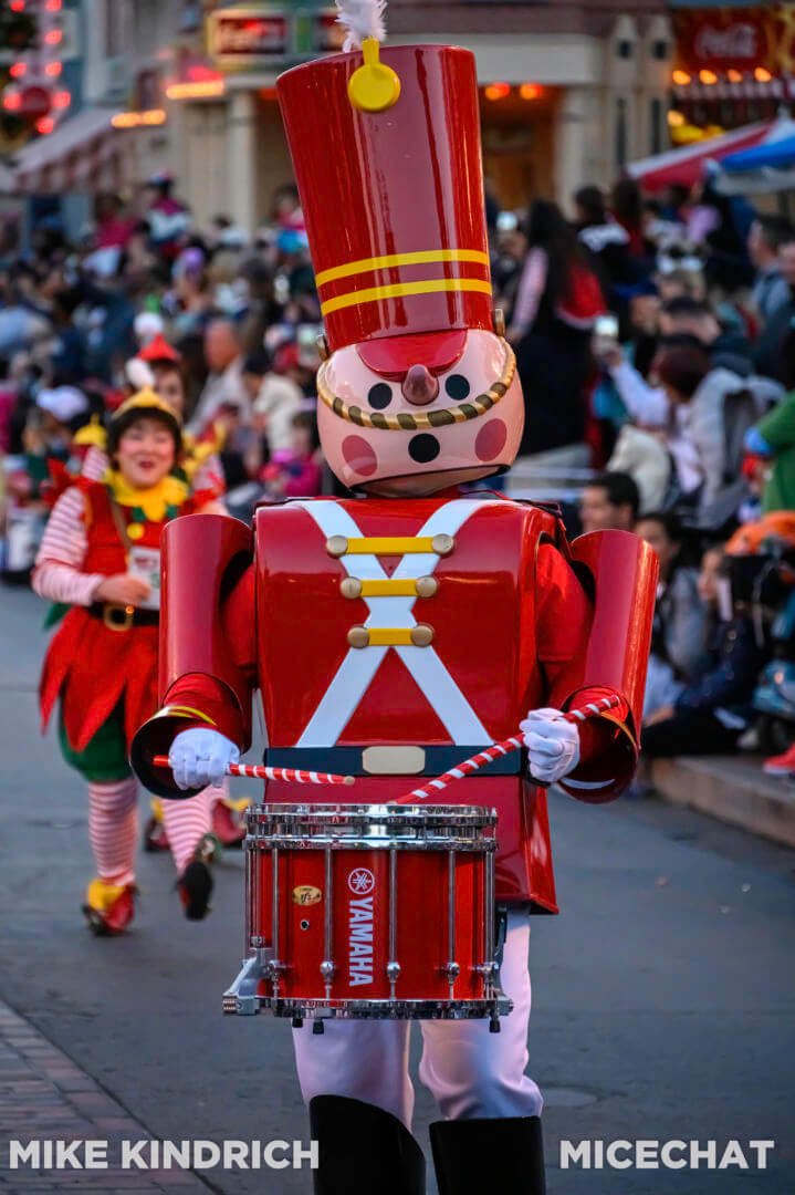 , Disneyland Update: Magic Key Lawsuit, Zany Maynard Fun, and Ho Ho Ho