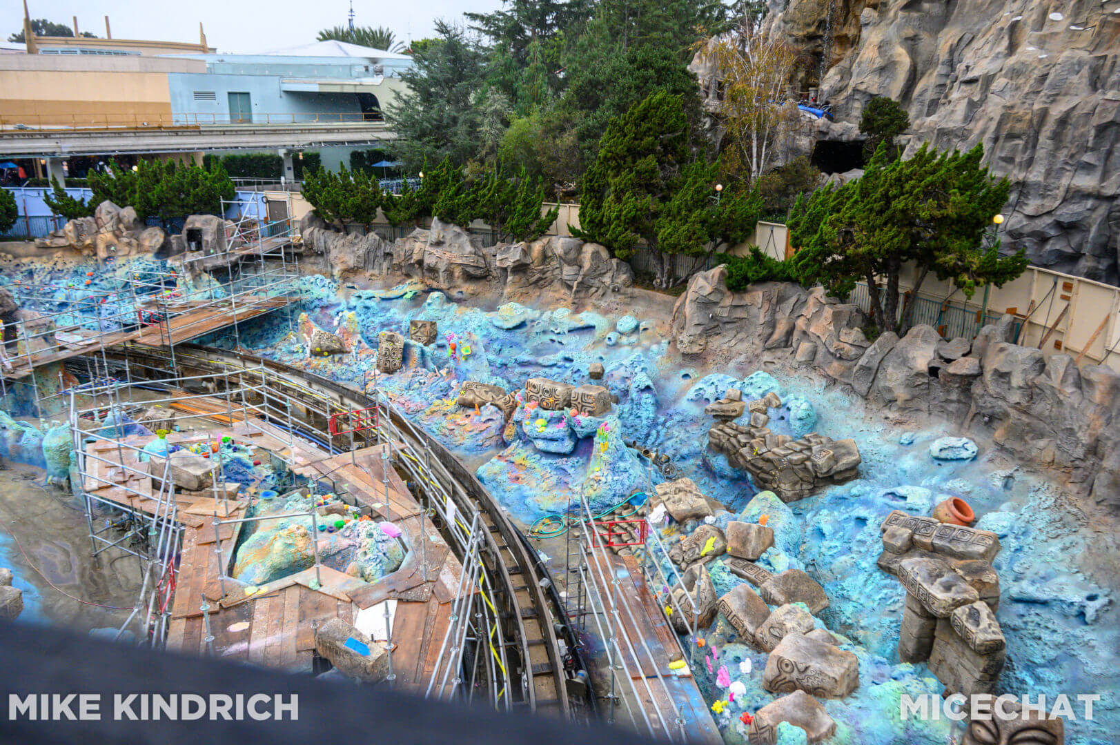 , Disneyland Update: Genie’s Dramatic Debut, Entertainment Excitement, and Holiday Hoopla