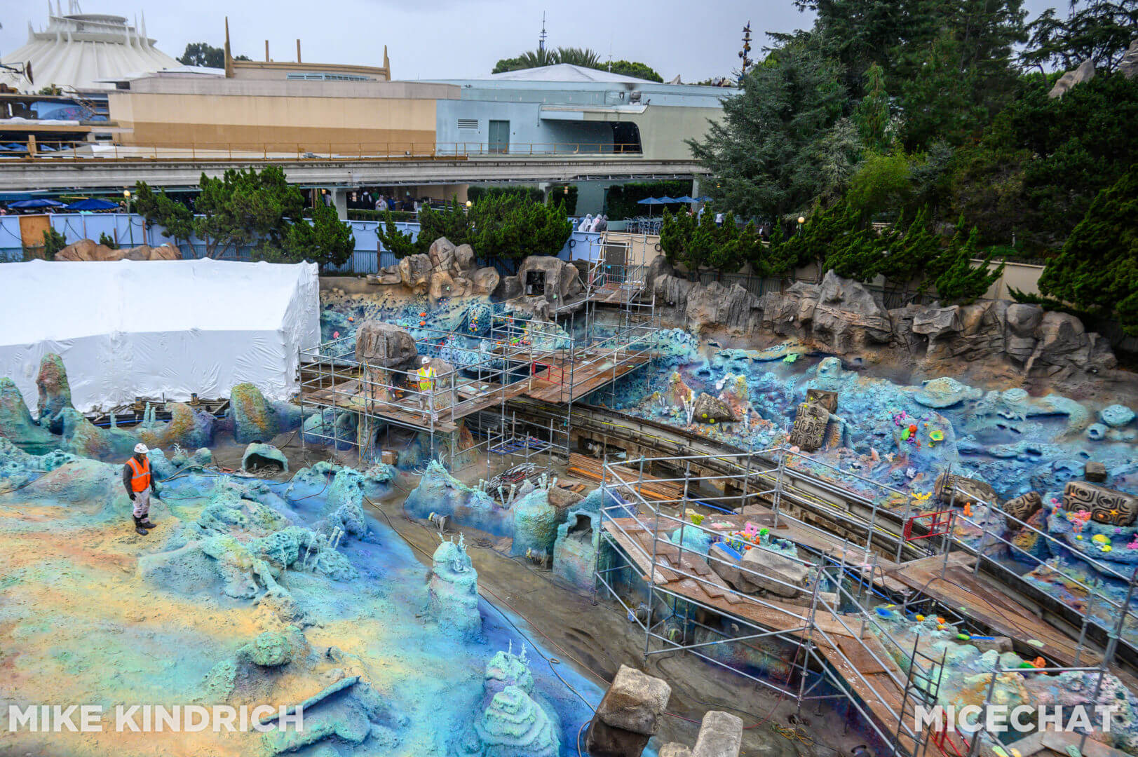 , Disneyland Update: Genie’s Dramatic Debut, Entertainment Excitement, and Holiday Hoopla