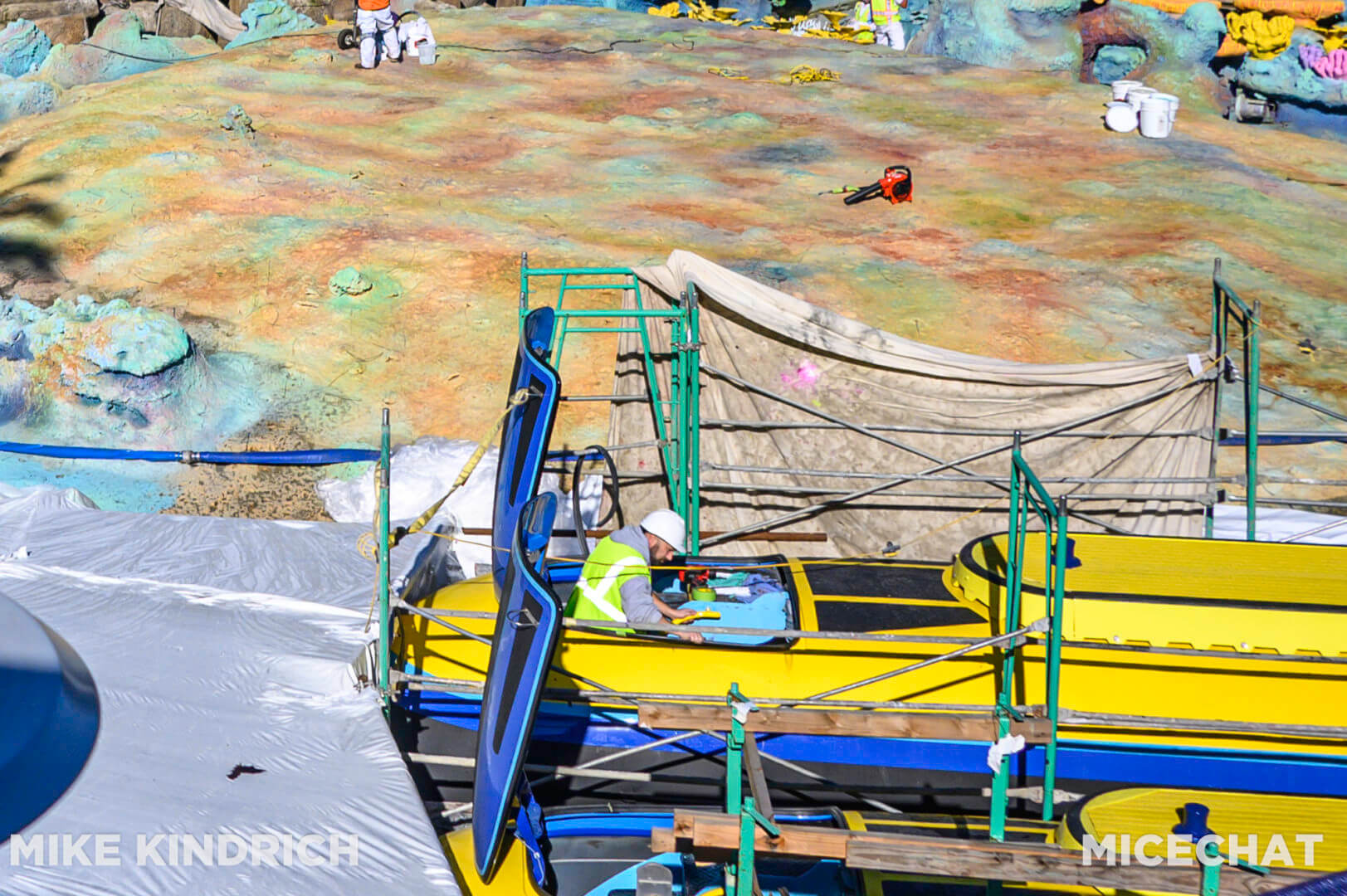 , Disneyland Update: Magic Key Lawsuit, Zany Maynard Fun, and Ho Ho Ho