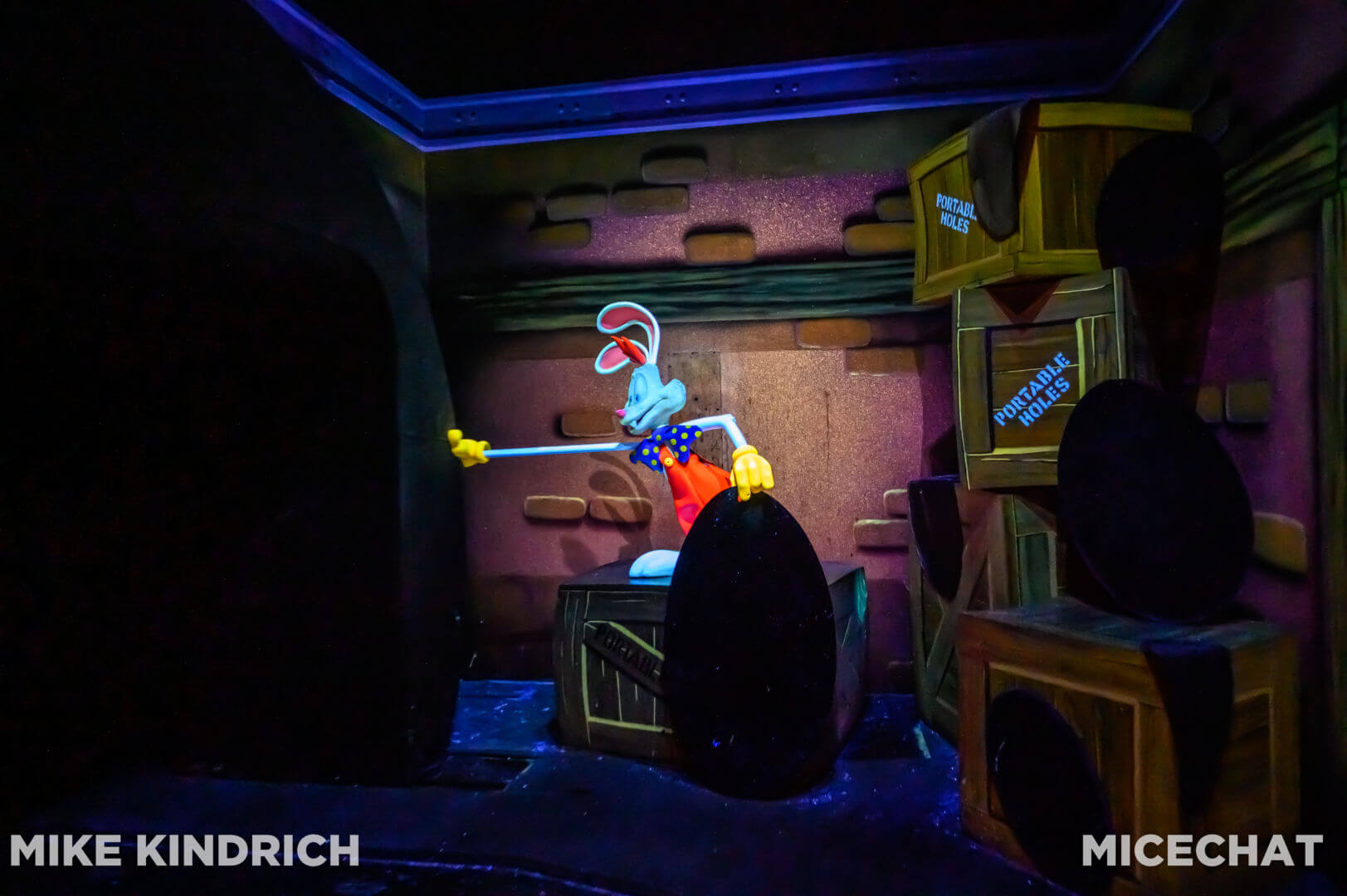 , Disneyland Update: Genie&#8217;s Dramatic Debut, Entertainment Excitement, and Holiday Hoopla