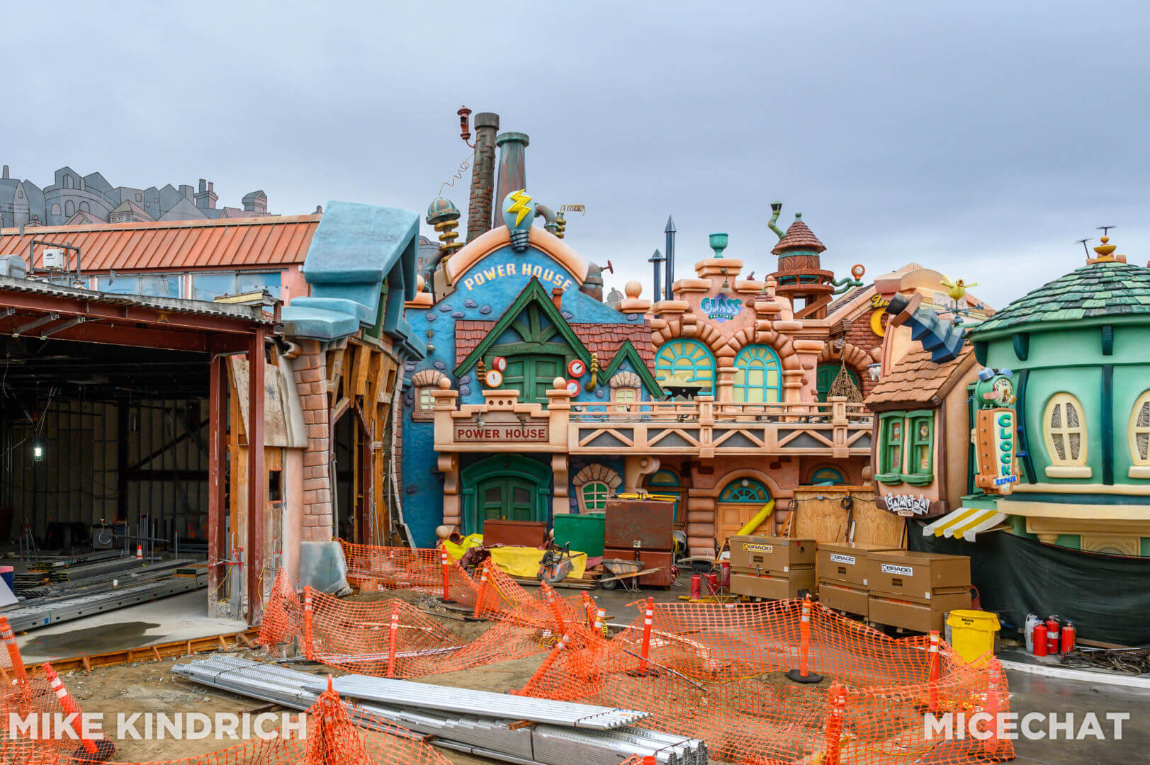 , Disneyland Update: Genie’s Dramatic Debut, Entertainment Excitement, and Holiday Hoopla