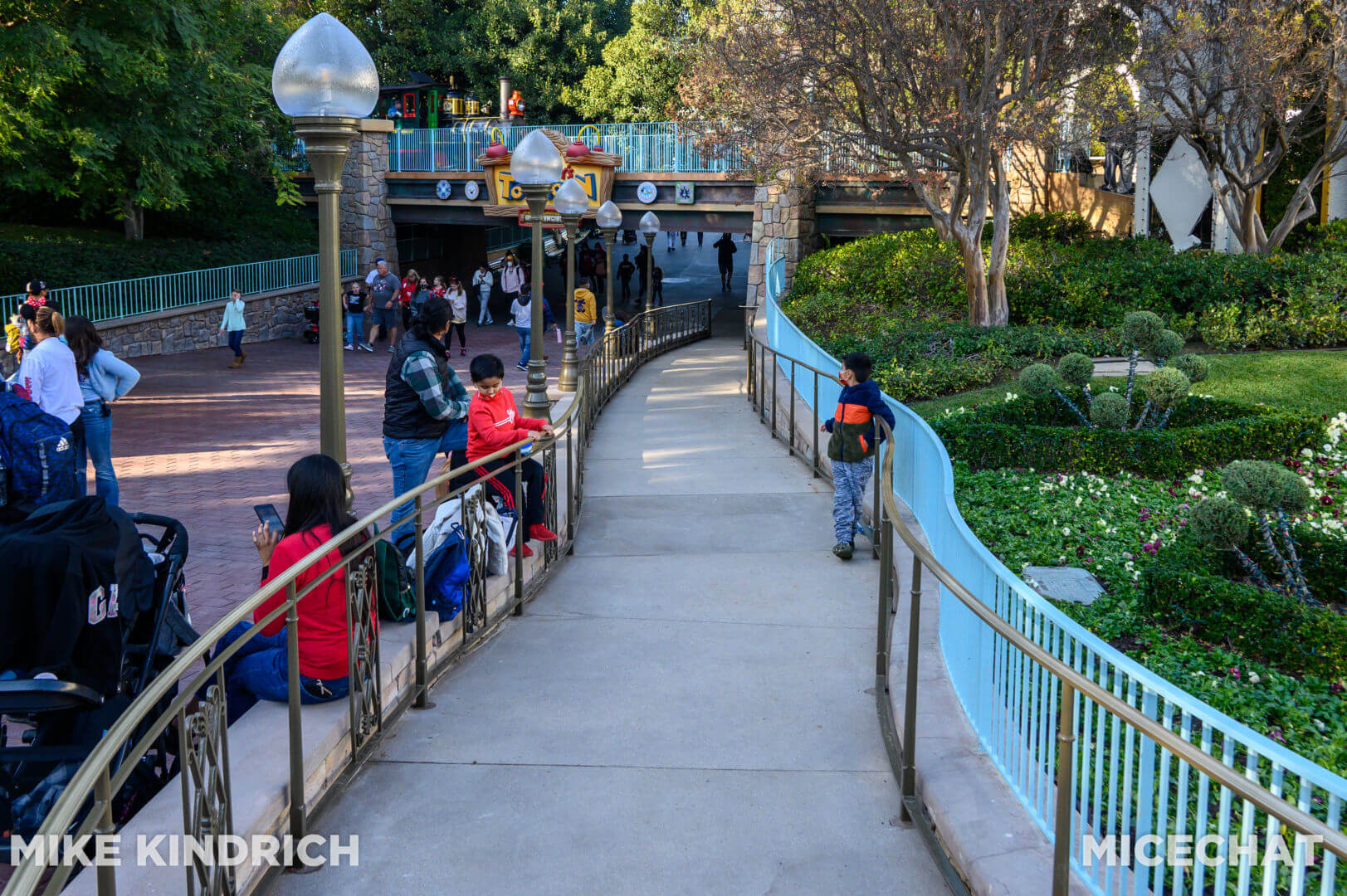 , Disneyland Update: Genie’s Dramatic Debut, Entertainment Excitement, and Holiday Hoopla