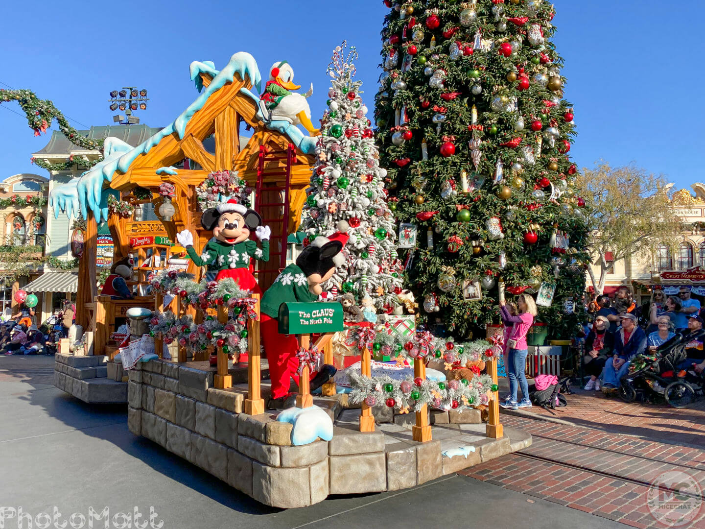 , Disneyland Update: Magic Key Lawsuit, Zany Maynard Fun, and Ho Ho Ho