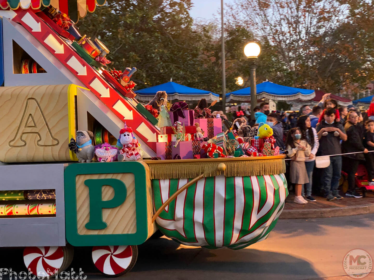 , Disneyland Update: Magic Key Lawsuit, Zany Maynard Fun, and Ho Ho Ho