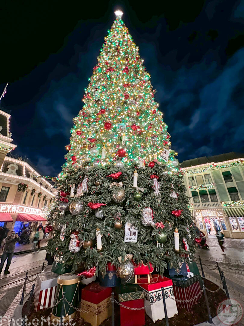 , Disneyland Update: Magic Key Lawsuit, Zany Maynard Fun, and Ho Ho Ho