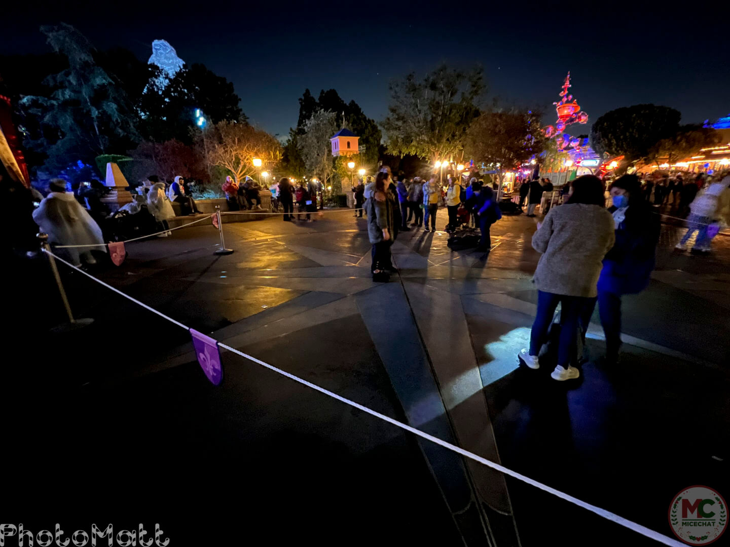 , Disneyland Update: Magic Key Lawsuit, Zany Maynard Fun, and Ho Ho Ho