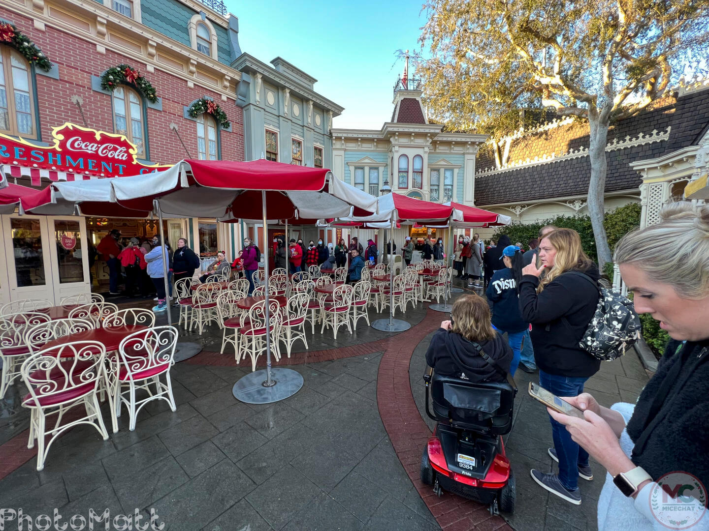 , Disneyland Update: Magic Key Lawsuit, Zany Maynard Fun, and Ho Ho Ho