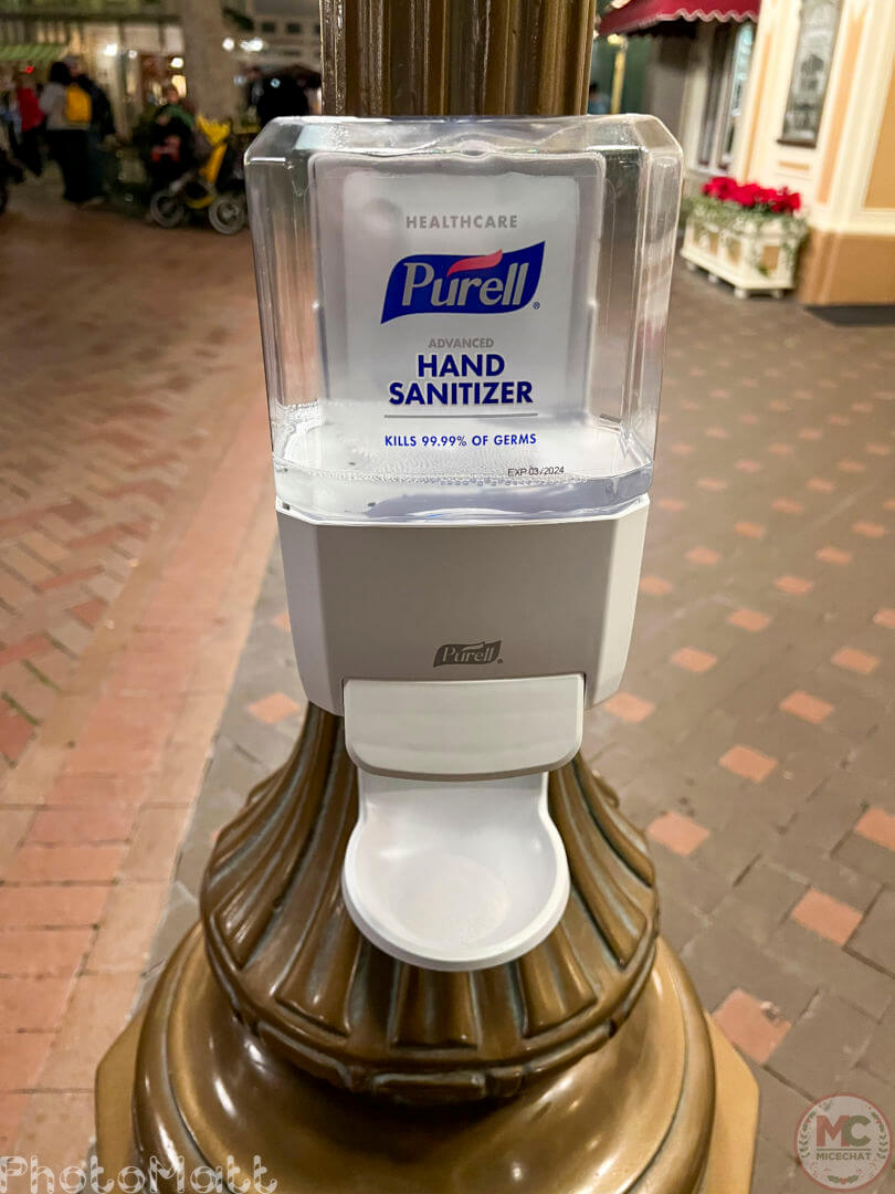 , Disneyland Update: Magic Key Lawsuit, Zany Maynard Fun, and Ho Ho Ho