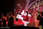 Knotts Merry Farm_Merry Christmas Snoopy_Snoopy Kick Line