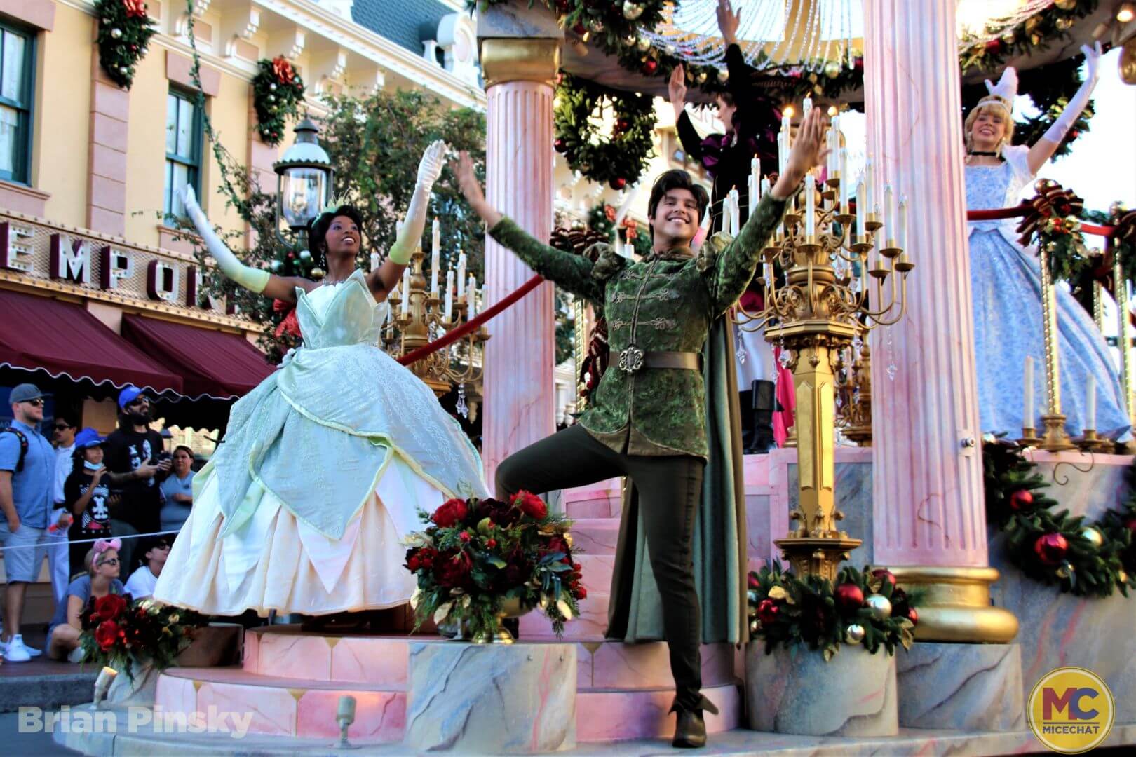 , Disneyland Update: Magic Key Lawsuit, Zany Maynard Fun, and Ho Ho Ho