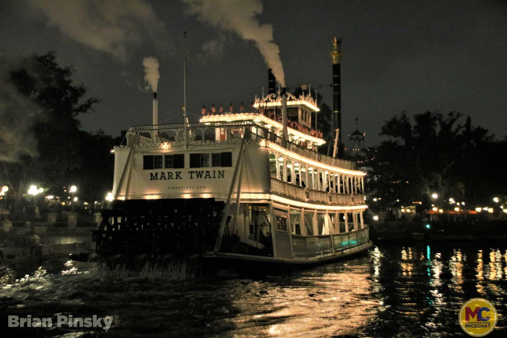 , Disneyland Update: Magic Key Lawsuit, Zany Maynard Fun, and Ho Ho Ho