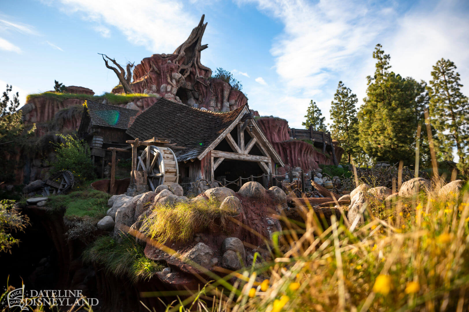 , Dateline Disneyland: Character Conundrum, Spring Sprung & Construction Hum