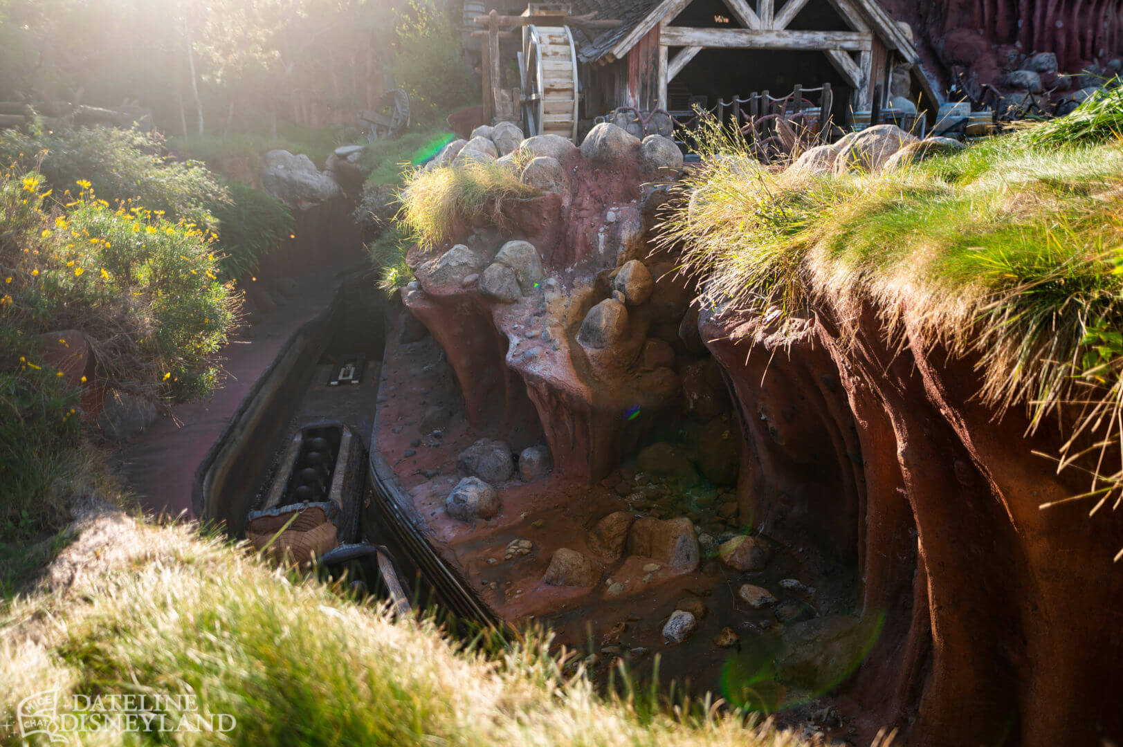 , Dateline Disneyland: Character Conundrum, Spring Sprung & Construction Hum