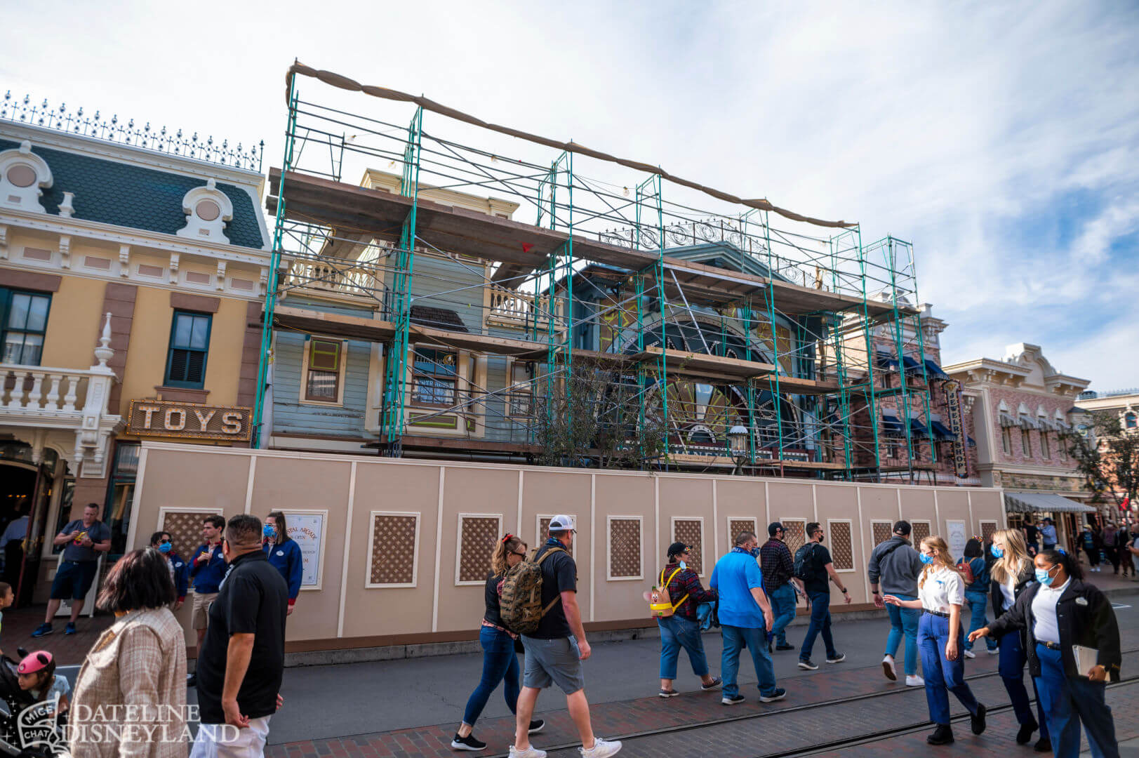 , Dateline Disneyland: Character Conundrum, Spring Sprung & Construction Hum