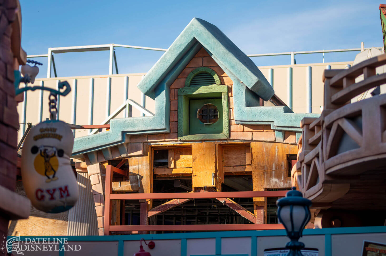 , Dateline Disneyland: Character Conundrum, Spring Sprung & Construction Hum