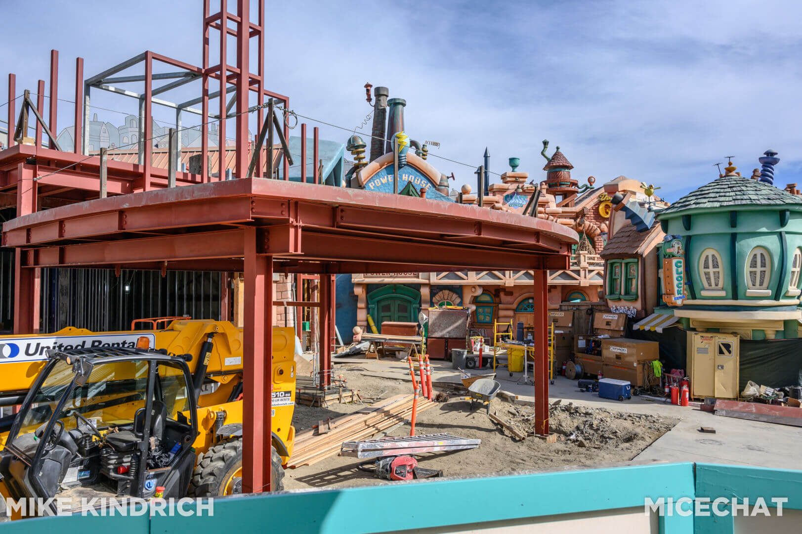 , Dateline Disneyland: Character Conundrum, Spring Sprung & Construction Hum