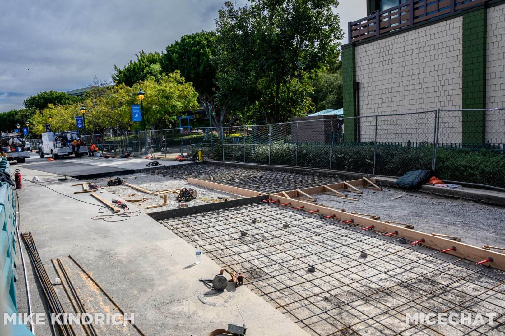 , Dateline Disneyland: Character Conundrum, Spring Sprung & Construction Hum