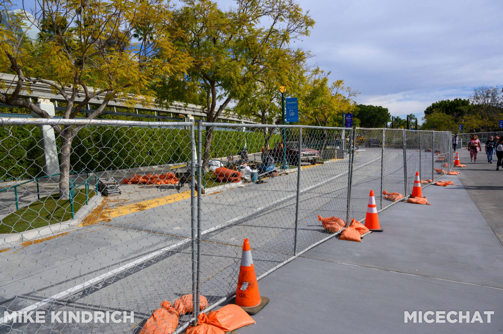 , Dateline Disneyland: Character Conundrum, Spring Sprung & Construction Hum