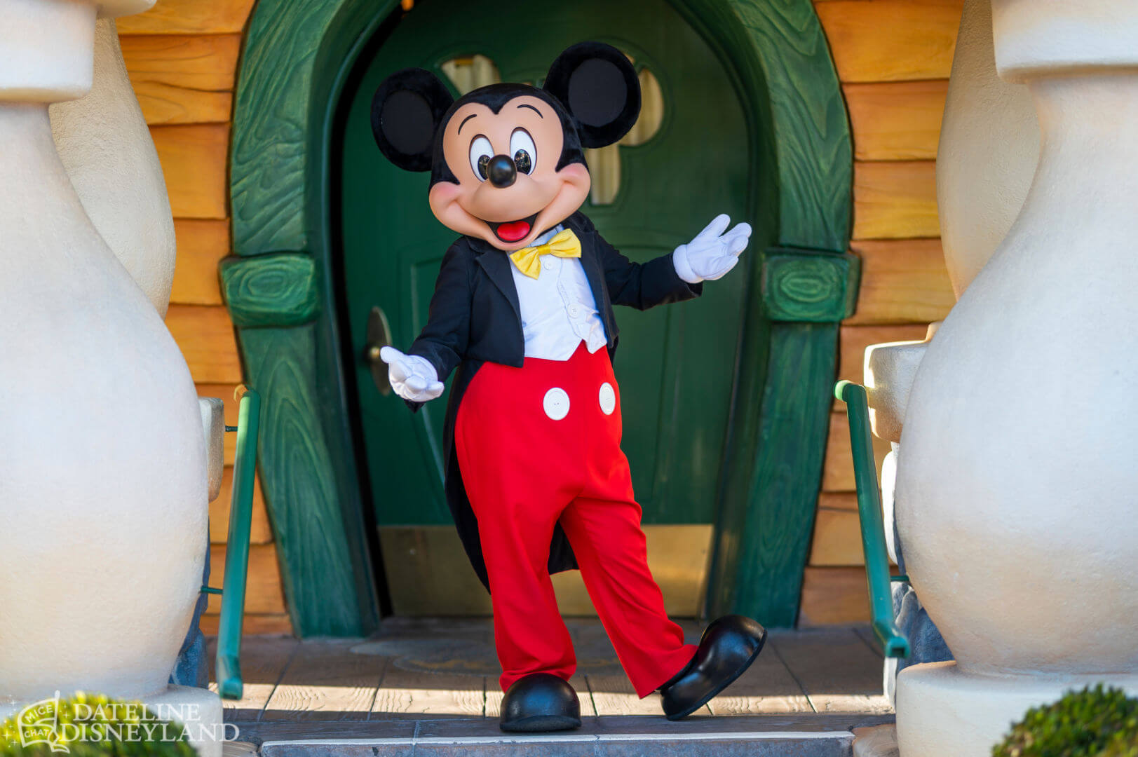 , Dateline Disneyland: Character Conundrum, Spring Sprung & Construction Hum