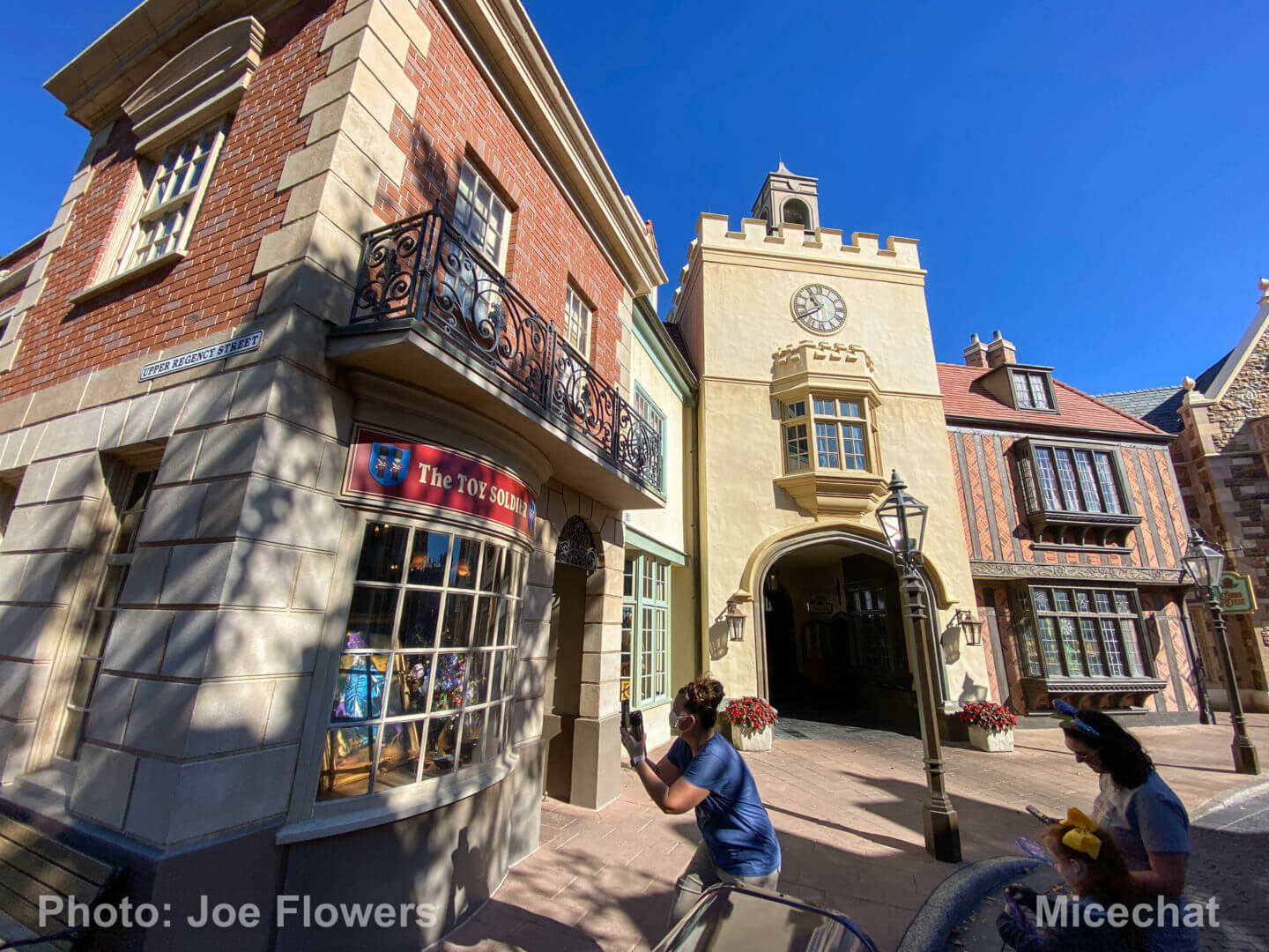 , Figment&#8217;s Brush with the Masters Scavenger Hunt around Epcot