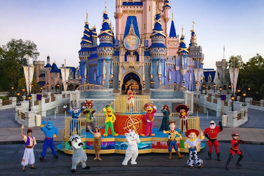 , Walt Disney World News: Parade &#038; More Entertainment Returning