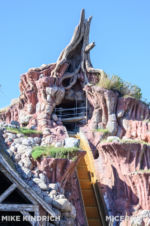 Disneyland_Critter Country_Splash Mountain_Refurb_Scaffolding-1-2