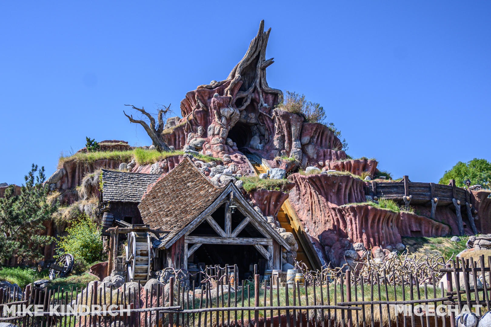 , Disneyland Update – Flattening New Orleans Square & Evil Genie Tricks