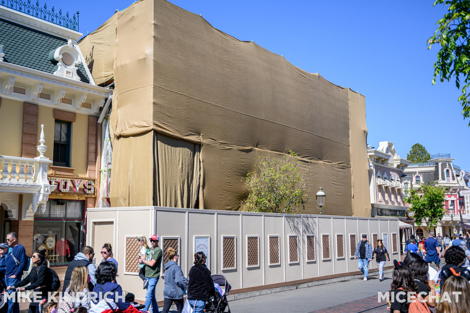 , Disneyland Update – Flattening New Orleans Square & Evil Genie Tricks