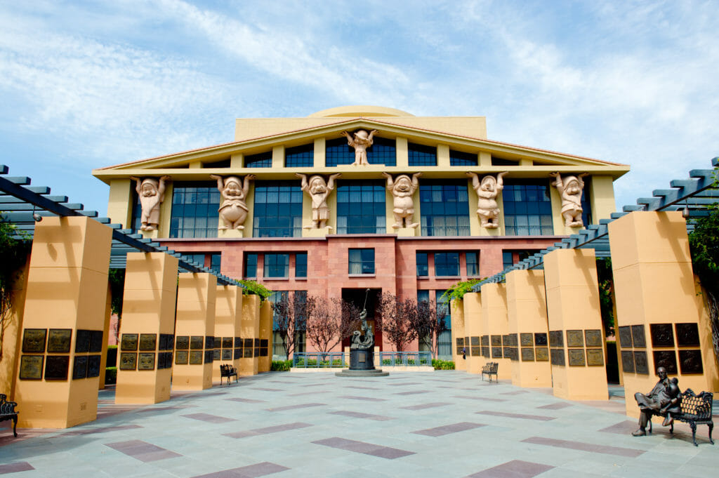 , DISNEYLAND UPDATE: Crowds, Closures & Corporate Cutbacks