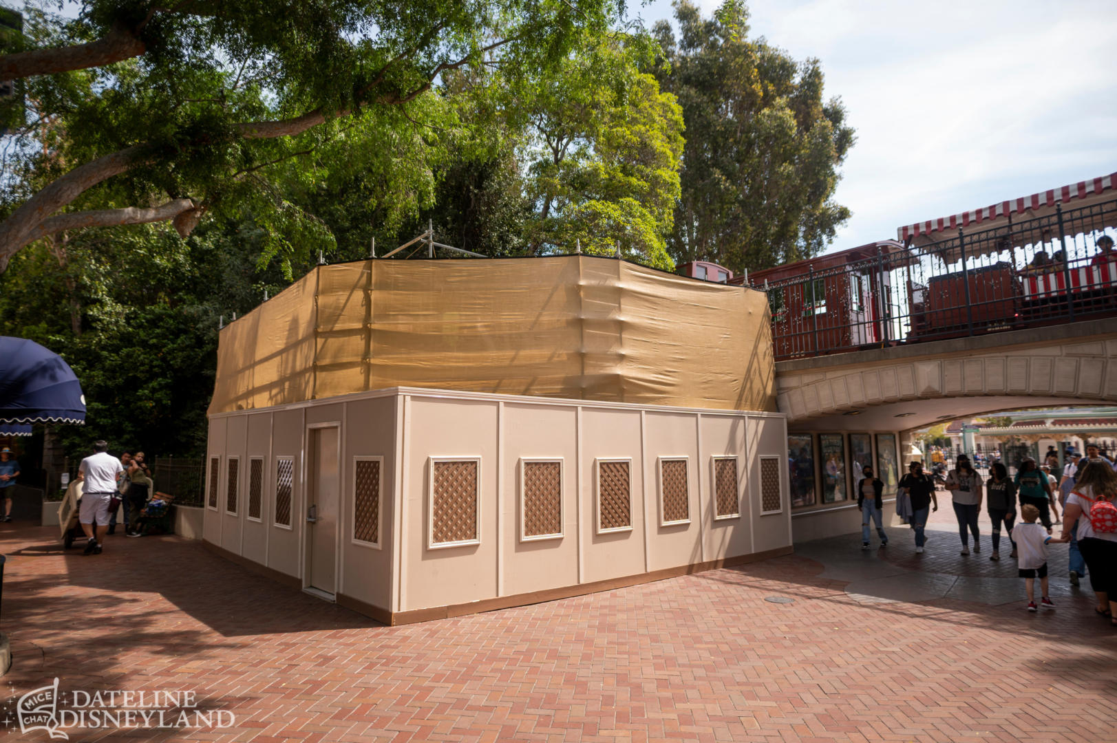 Disney dining, Dateline Disneyland: Disney Dining Drama & Downtown Disney Demolition