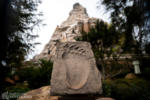 Disneyland_Matterhorn_Mountain_Bobsleds_Abominable_Snowman_footprint_DSC_7271-4K