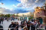 Disneyland_Toontown_Crowds