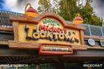 Disneyland_Toontown_Gateway_City Limit Sign