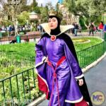 disneyland-evil-queen -socially-distanced-meet