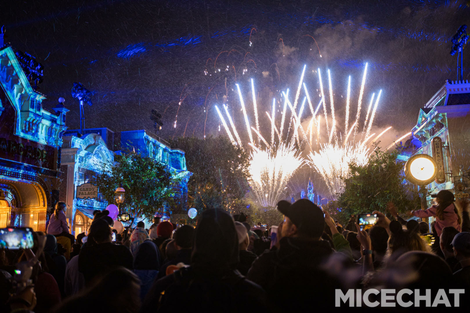 , Disneyland Update – Electric Entertainment, Magic Key Blues & Rumors Too