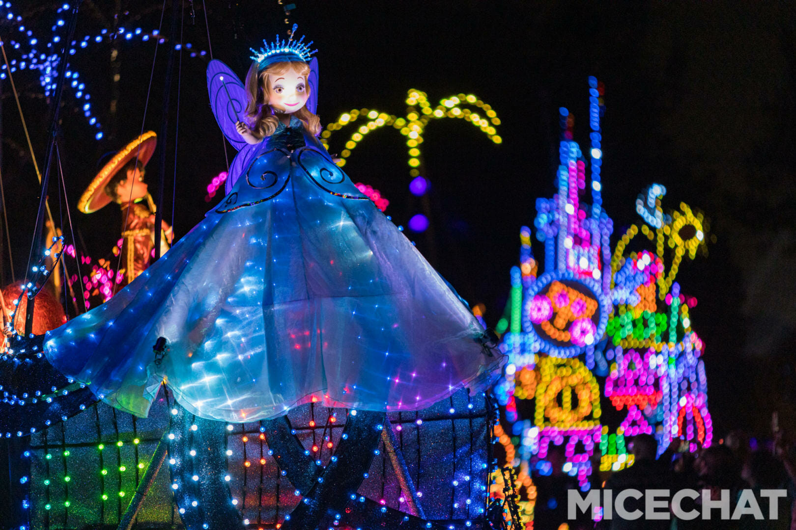 , Disneyland News & Photo Update – Everybody Scream!