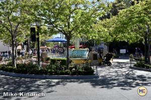 character meet greets return, Character Hugs Return to the Disney Parks – New Details