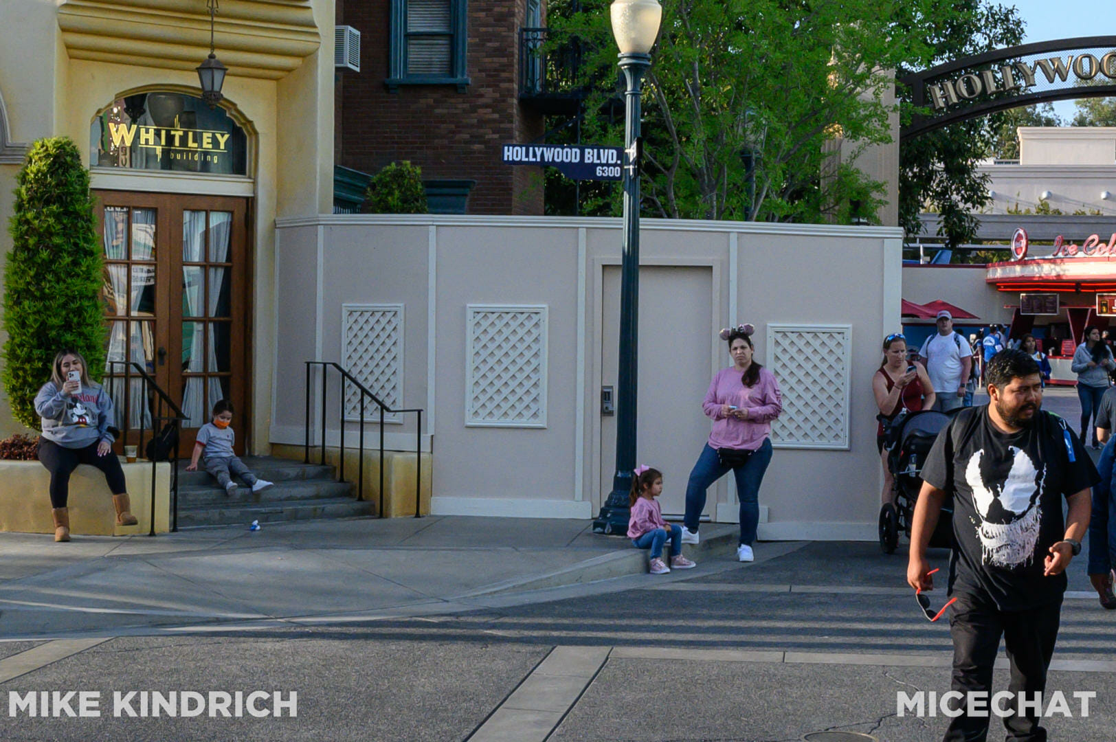 Disneyland, Disneyland Update: From Hugs to Hyperspace & Secrets Revealed!