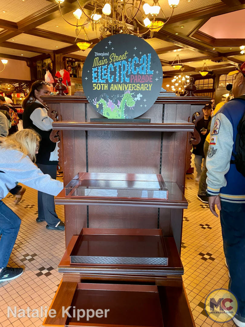 electrical parade merchandise, Disneyland Merchandise Update – Main Street Electrical Parade Collection Mania