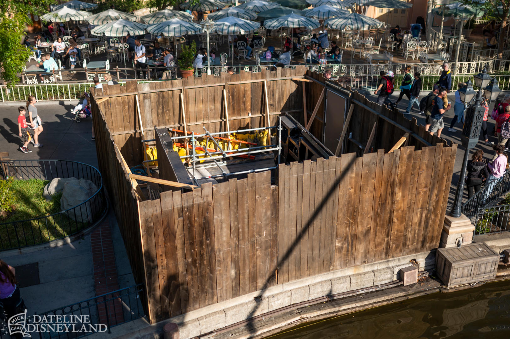 Pruning Disneyland's treehouses, Dateline Disneyland: Tarzan’s Treehouse Out, Characters Return, Crowds Surge