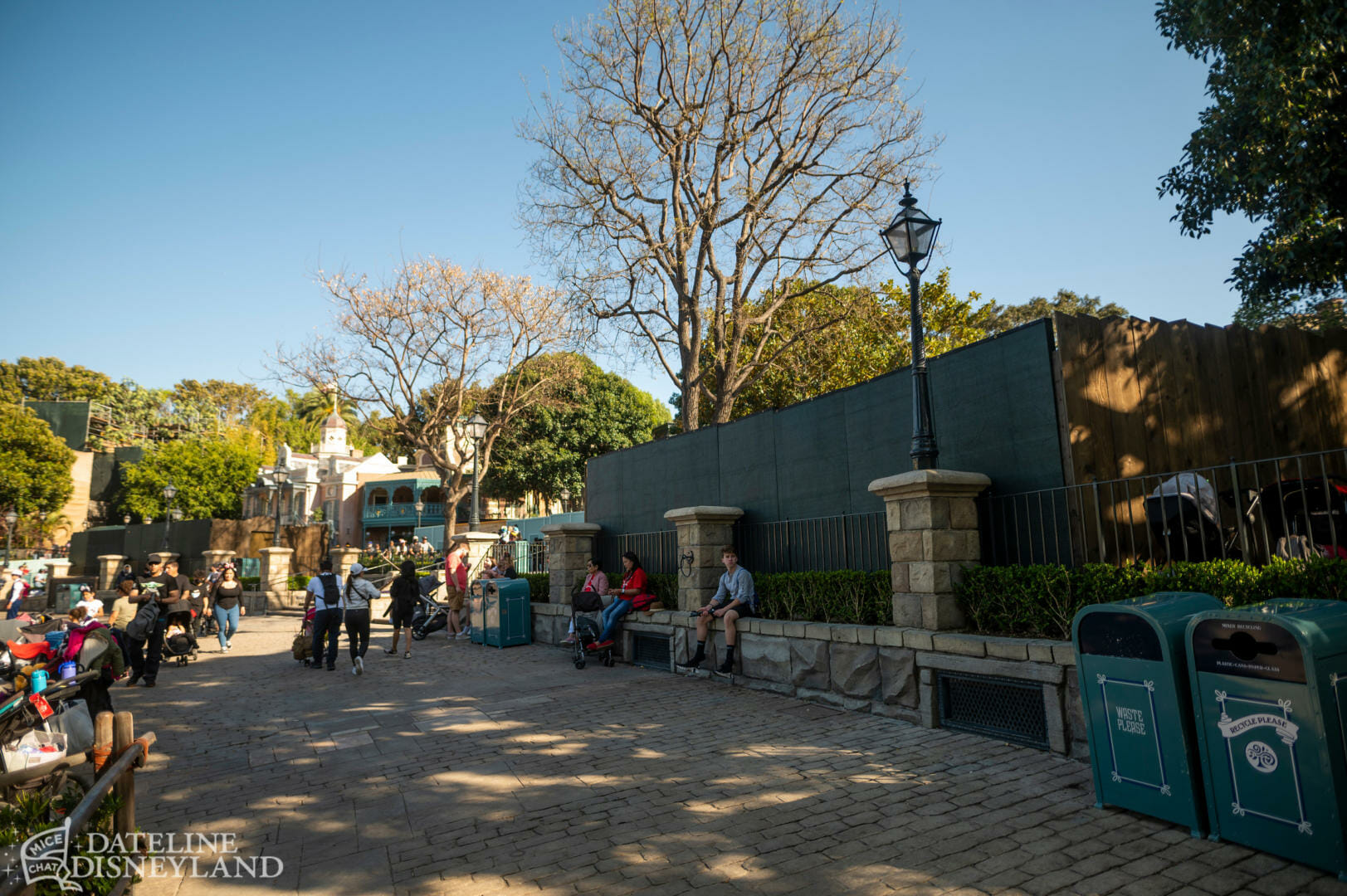 Pruning Disneyland's treehouses, Dateline Disneyland: Tarzan’s Treehouse Out, Characters Return, Crowds Surge