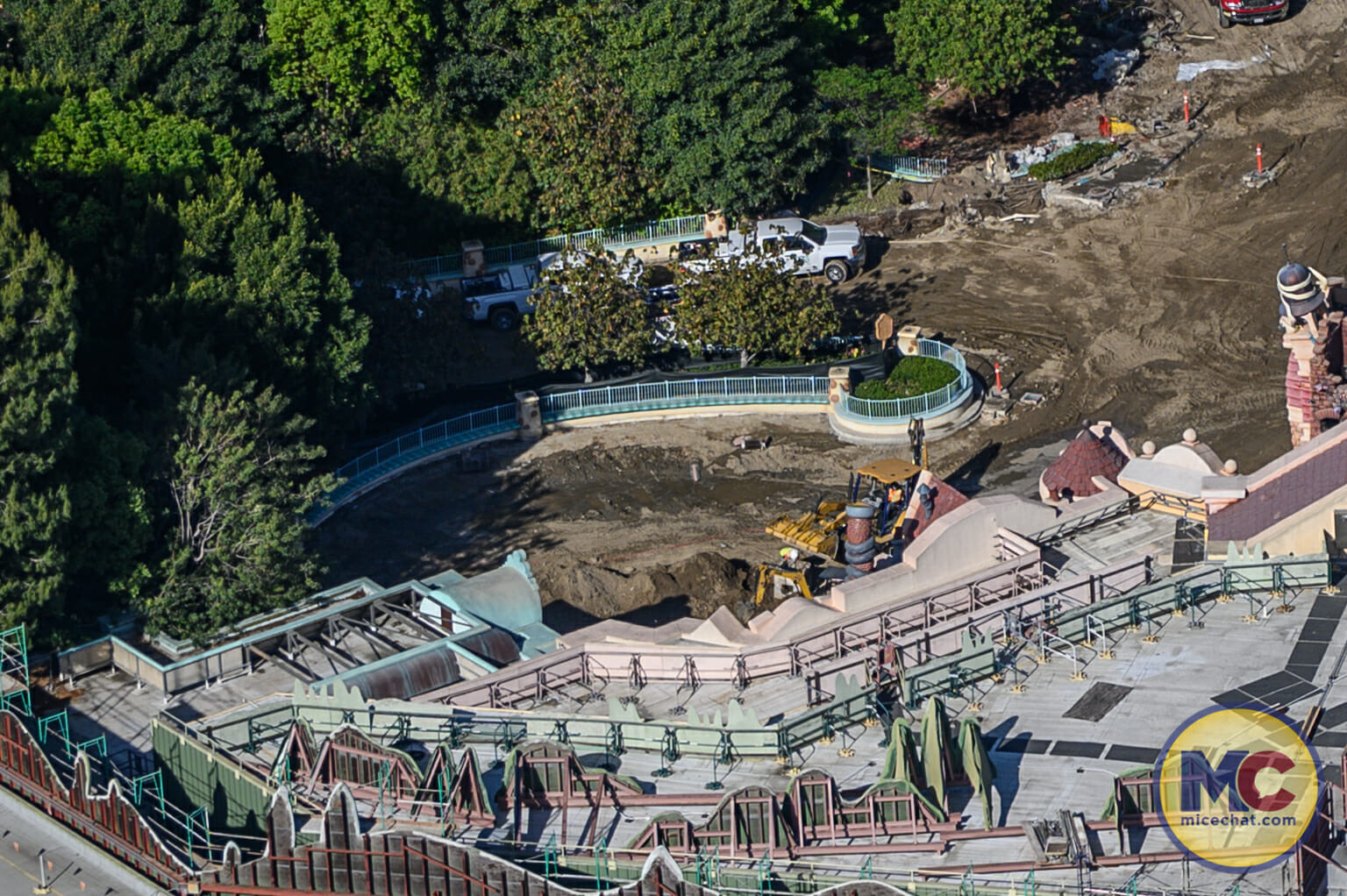 Pruning Disneyland's treehouses, Dateline Disneyland: Tarzan’s Treehouse Out, Characters Return, Crowds Surge