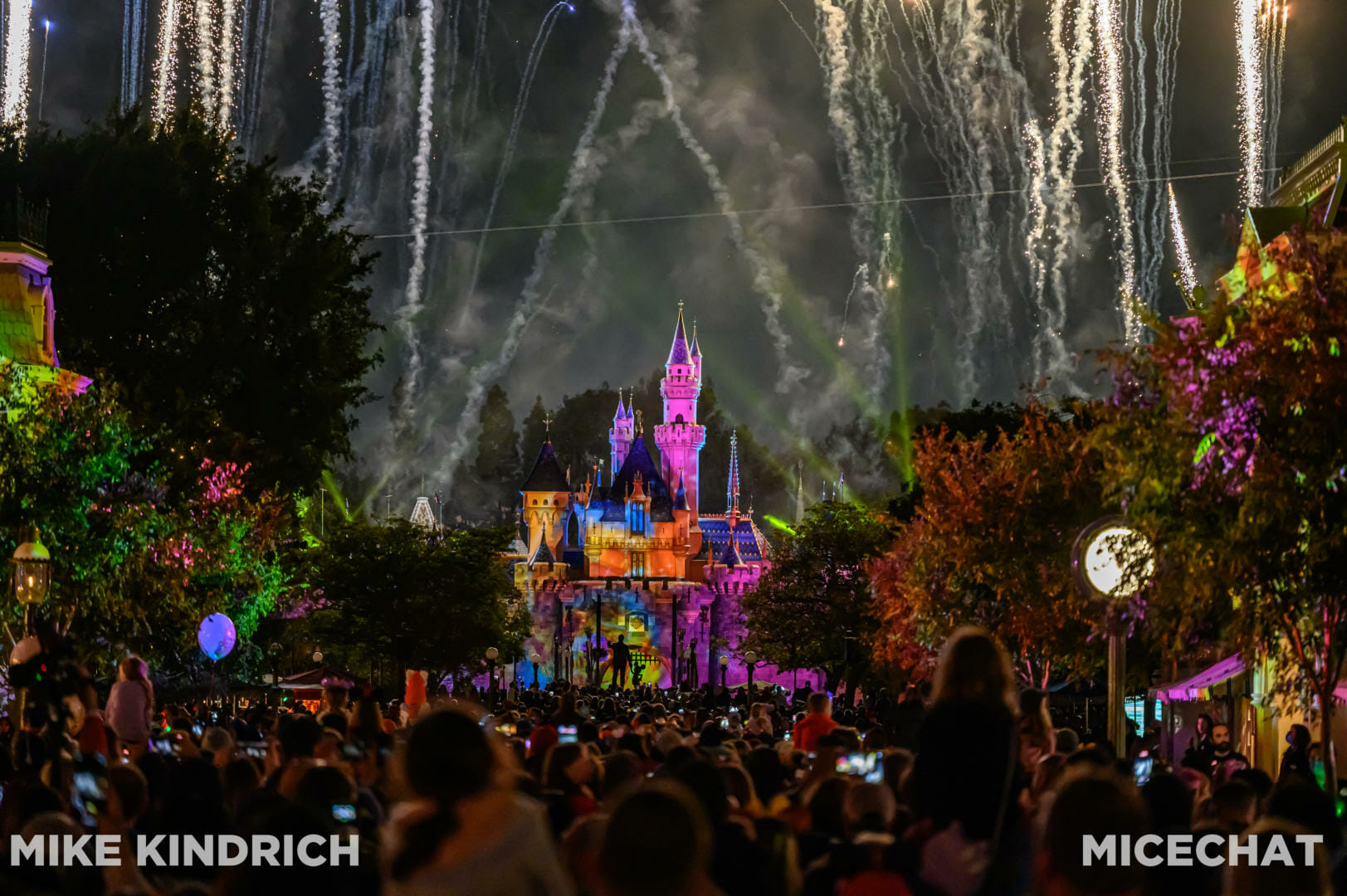 , Your Guide To Disneyland Entertainment and Spectaculars for Summer 2022