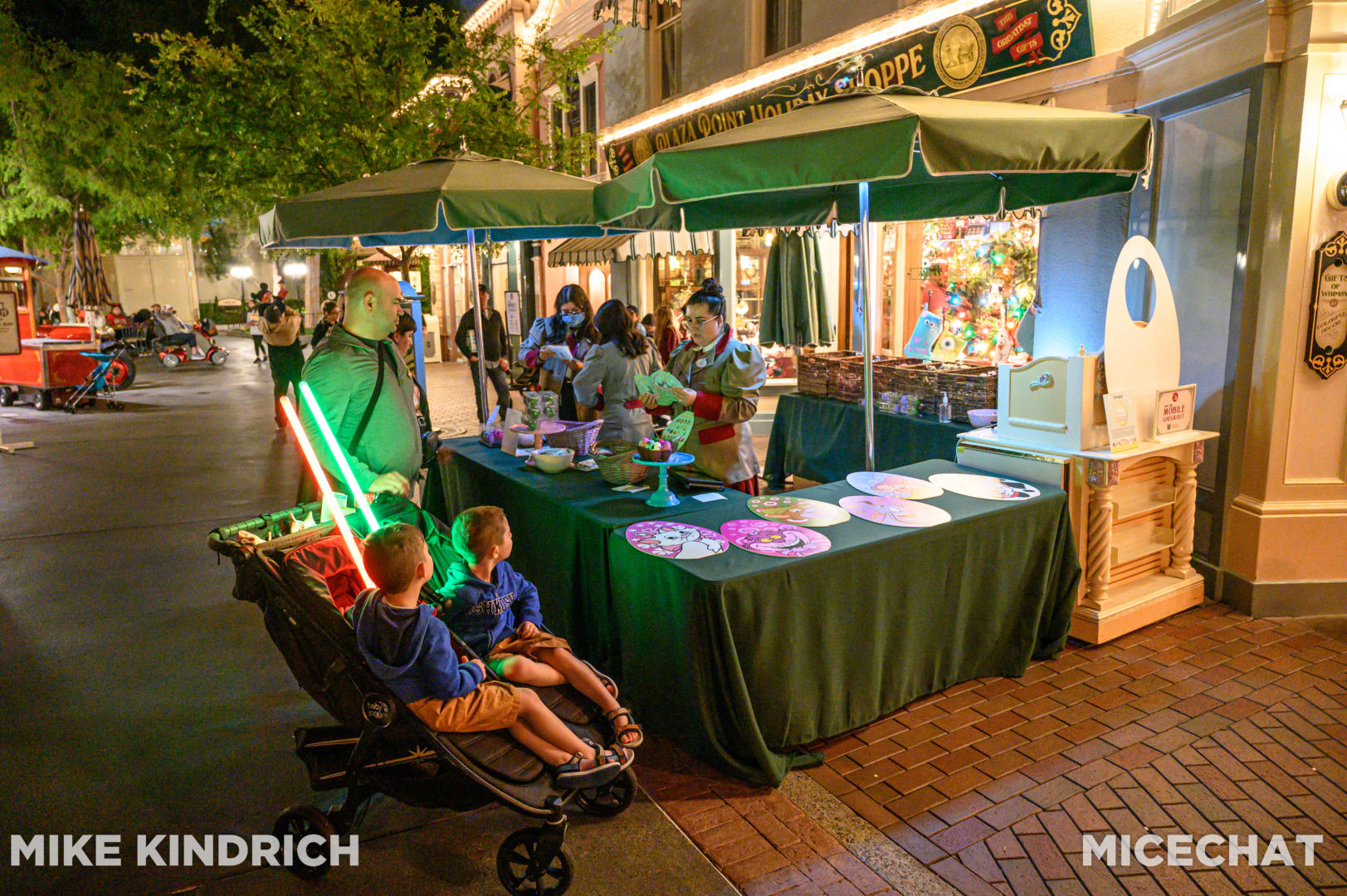Disneyland, Disneyland Update: From Hugs to Hyperspace & Secrets Revealed!