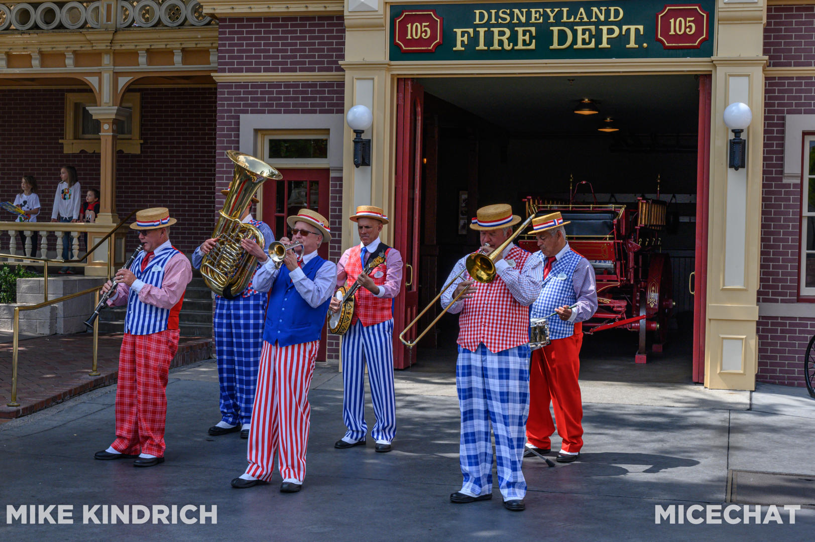 Disneyland, Disneyland Update: From Hugs to Hyperspace &#038; Secrets Revealed!