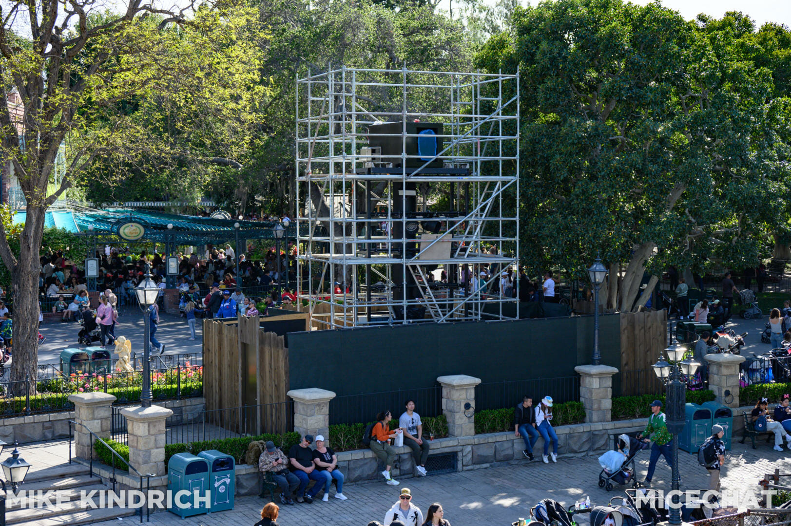 , Disneyland Update – Electric Entertainment, Magic Key Blues & Rumors Too