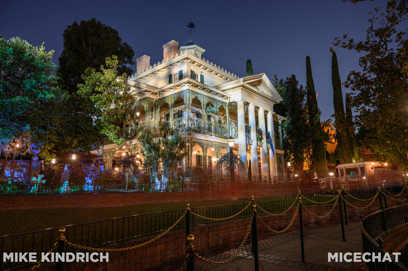 Disneyland, Disneyland Update: From Hugs to Hyperspace & Secrets Revealed!